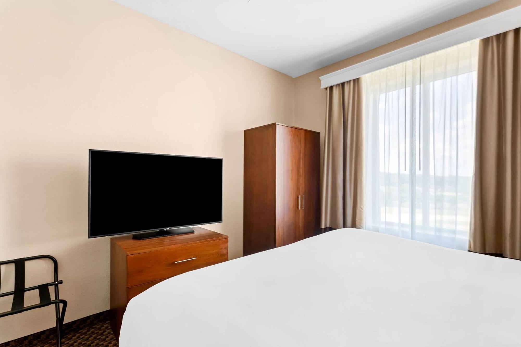 Comfort Inn & Suites Grenada Dış mekan fotoğraf